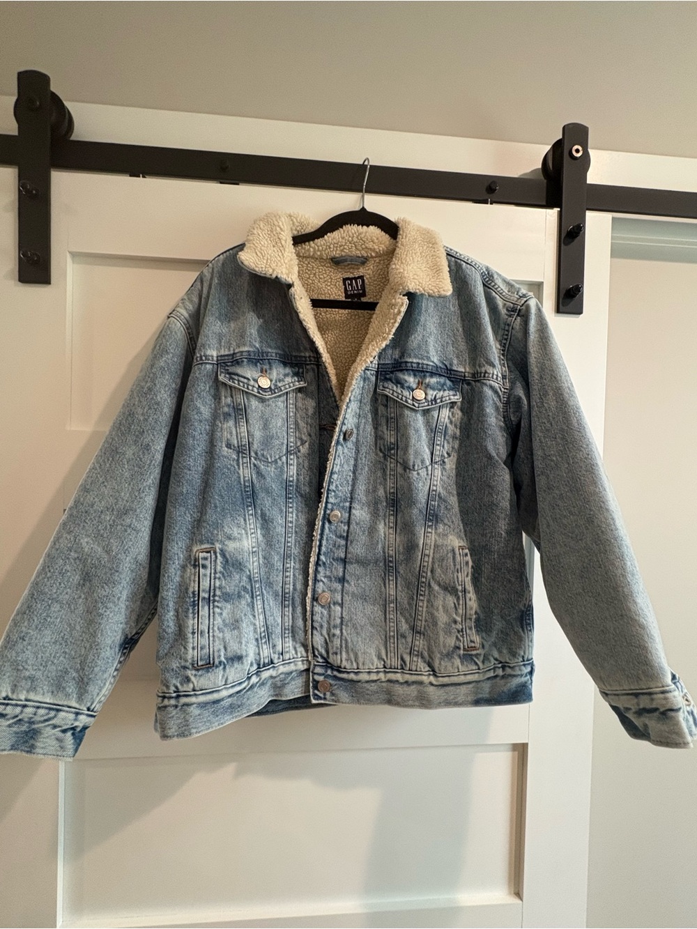 Gap Sherpa lined denim jacket size medium